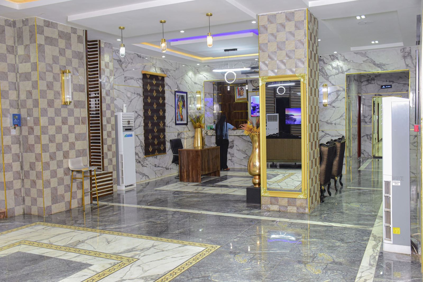 Grand Seasons Hotel